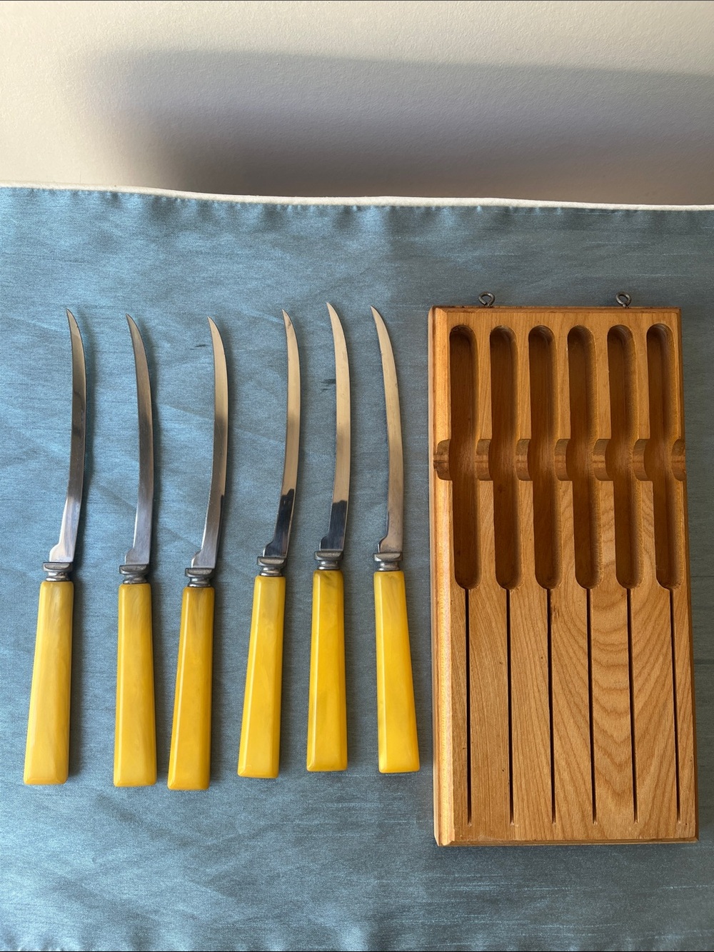 Vintage Henry's Stainless Tomato & Steak Knife Set of 6 Butterscotch Bakelite